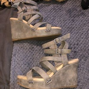 Grey Wedges